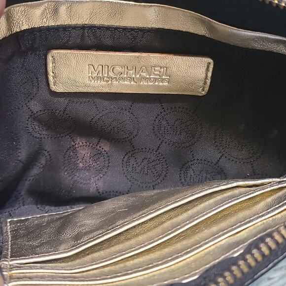 Michael Kors Signature Monogram Logo Patent Leather Wristlet Purse Handbag‎ - Picture 7 of 9